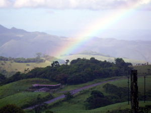 The Monteverde to Tilaran road borders the western side of the finca.