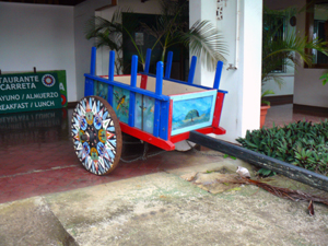 The hotel is named after the traditional olorful oxarts (arretas) of Costa Rica. This authentic art sits beside the hotel entrance. 