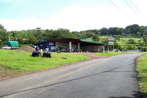 The station is on the paved Lake Highway just 3 miles from Tilaran and about 300 yards from the first view of the lake. 