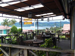 There's a good view of Lake Arenal for deck diners.