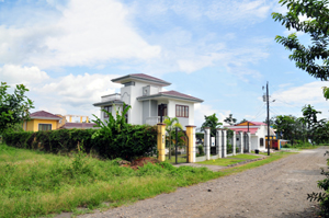 A roof-top patio and party area provides superlative views of Arenal Volcano.