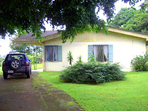 The home is on the northernmost street of the town of Nuevo Arenal and so has no neighbors at the back.