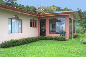 The house is specifically built to take advantage of the view over Tilaran and the Nicoya Peninsula.