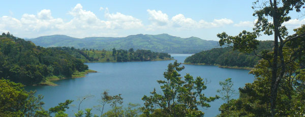 Rainbow Bay is a large well protected bay surround by forest just a couple of miles from Nuevo Arenal. 