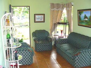 The living room is augmented by a TV loung in the middle of the house.