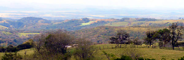 The hom has a western view past the foothills to the Gunacaste lowlands, including the Tempisque River system and its entrance into the Gulf of Nicoya.  