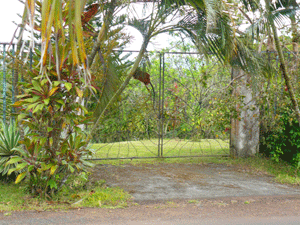 The east gate, like the west, is entered from the paved Tronadora road.