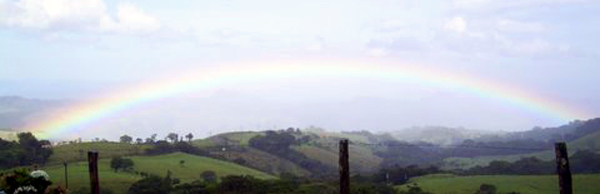 The home has immense vistas from the mountains down the fascinating foothills to the Guanacaste lowlands, the complex Tempisque River System and the Gulf of Nicoya.