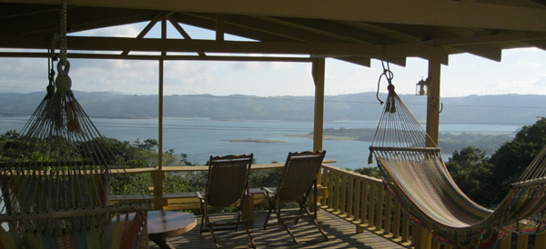 The tropical cabana in front of the house is dedicated to enjoyment of the comortable climate and beautiful vista.