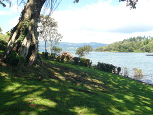 Boaters and kayakers, etc., from San Luis Cove can easily enter Lake Arenal just a few hundred yards from the dock. 