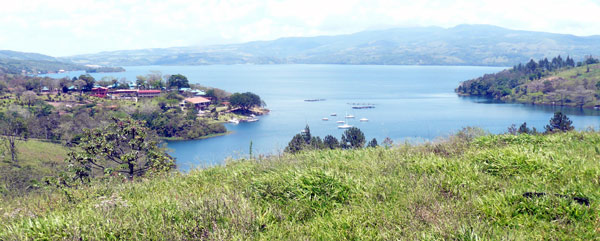 The lot overlooks San Luis Cove and Lake Arenal.