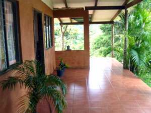 From the pleasant veranda Arenal Volcano can be seen. 