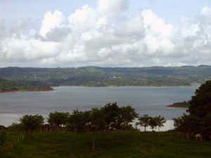 The town of Nuevo Arenal can be discerned on a hill across the lake.